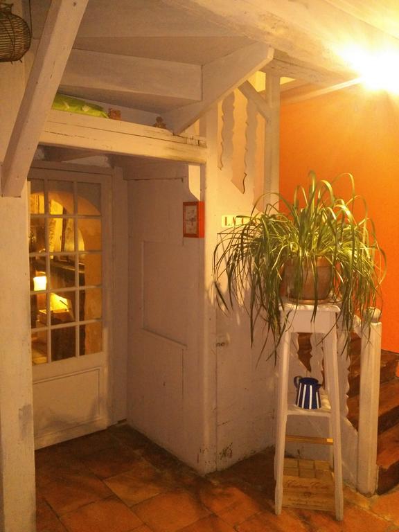 Chambre D'Hotes Le Moulin De Moulis Exterior foto